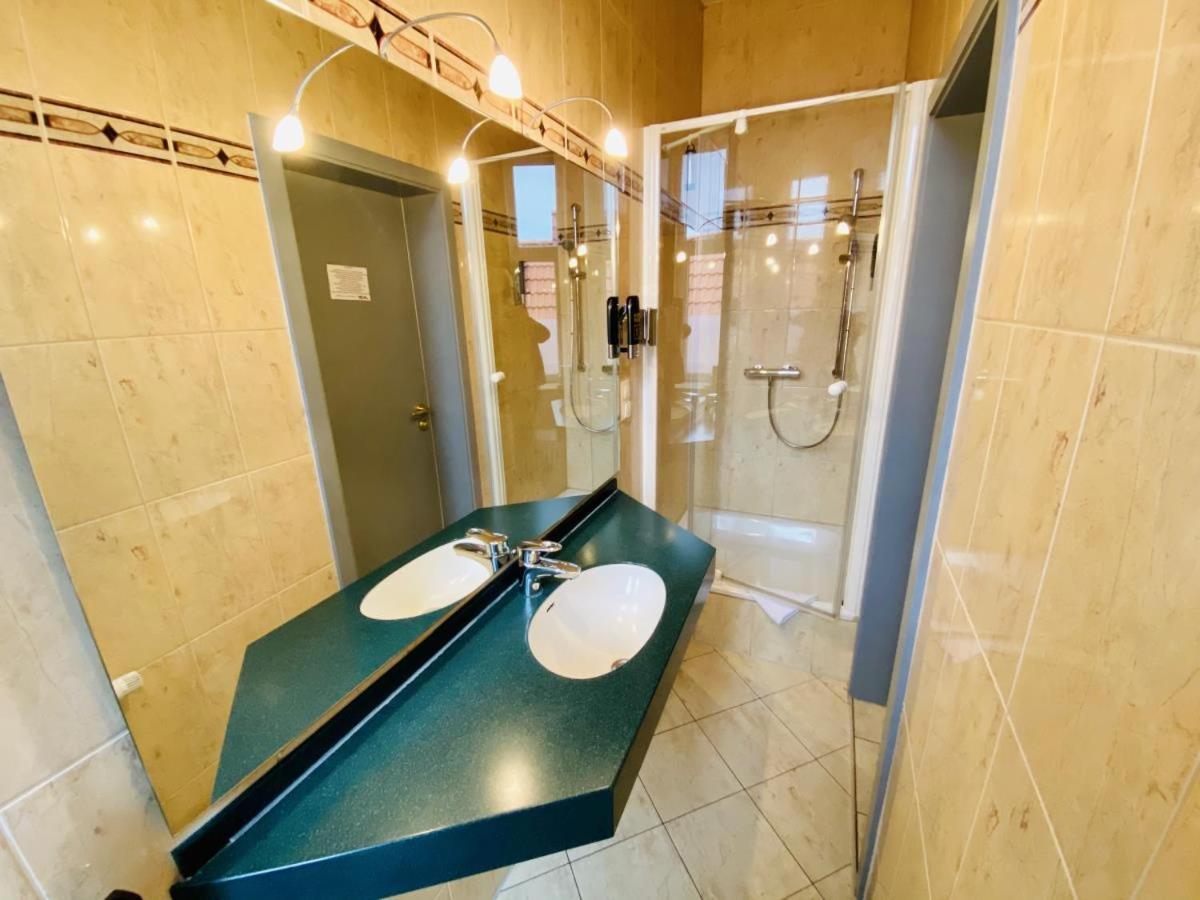 Doppelzimmer Zapfhahn, Direkt Am Alten Strom 로스토크 외부 사진